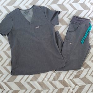 Women's FIGs Scrub Set